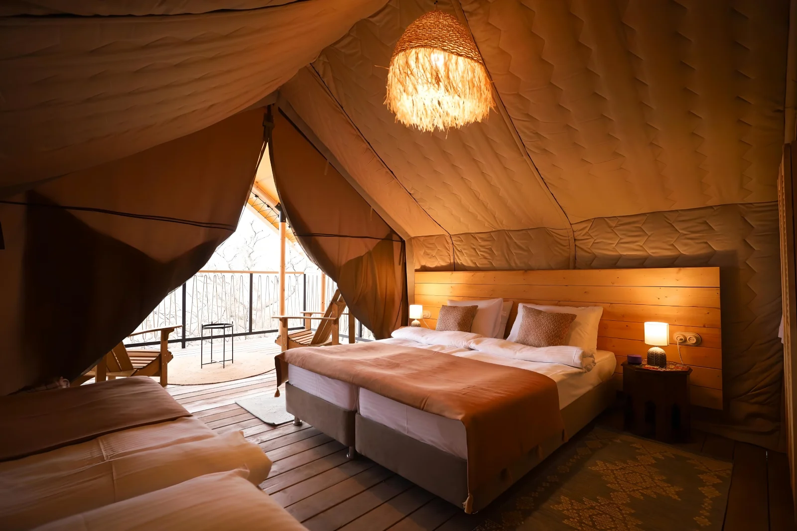 Safari glamping tent with optional thermal module